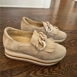 Softwaves CADIE Creme Slip-on Platform Sneaker. Size 36 6